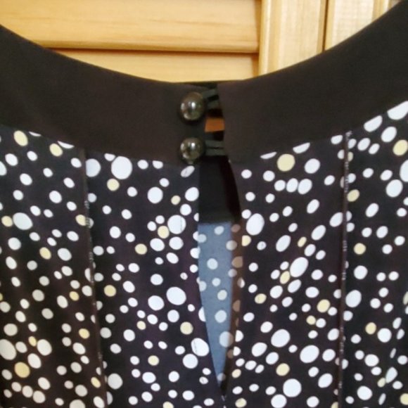 Flowy sleeveless summer dress - Picture 5 of 9